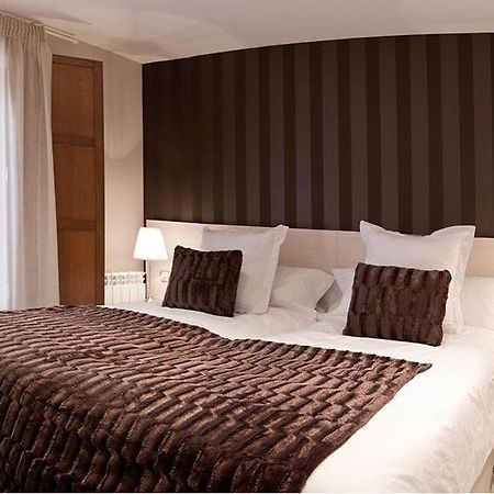 Tres Aguas Aparthotel เอซกาไรย์ ภายนอก รูปภาพ