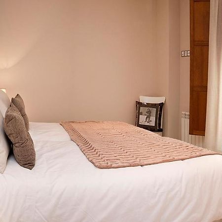 Tres Aguas Aparthotel เอซกาไรย์ ภายนอก รูปภาพ